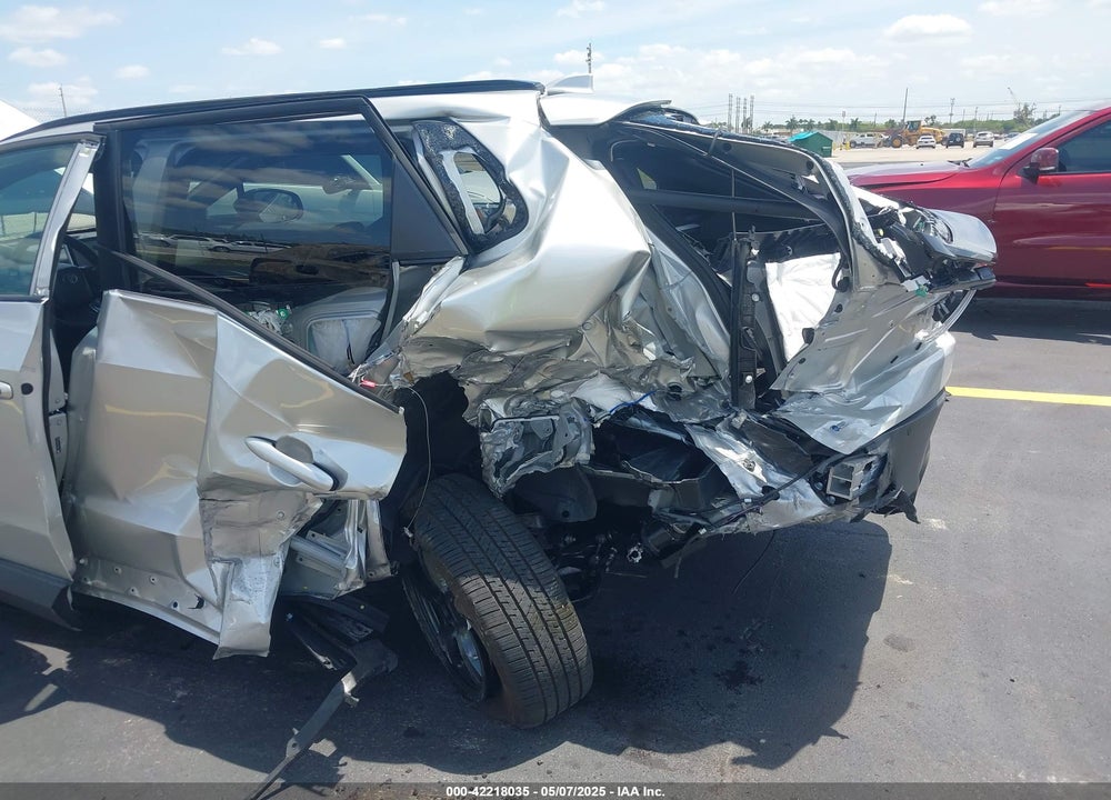 2024 TOYOTA BZ4X XLE VIN: JTMAAAAA2RA052994