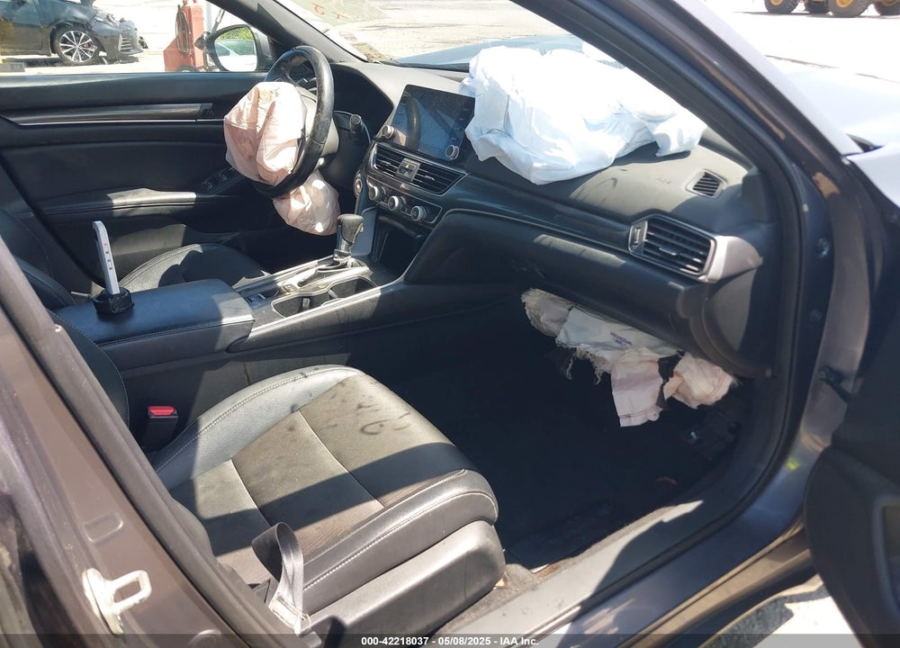 2018 HONDA ACCORD VIN: 1HGCV1F32JA214393