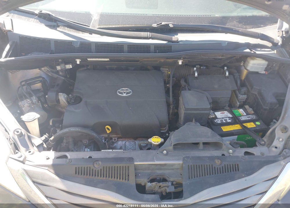 2011 TOYOTA SIENNA XLE V6 VIN: 5TDYK3DC9BS133603