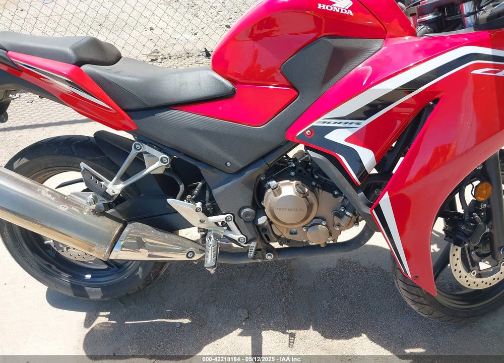 2021 HONDA CBR300 R VIN: MLHNC5106M5700913