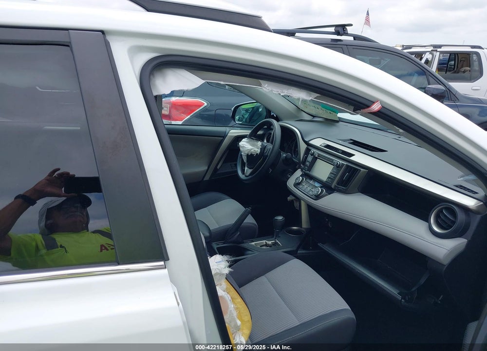 2015 TOYOTA RAV4 VIN: 2T3WFREV0FW173216
