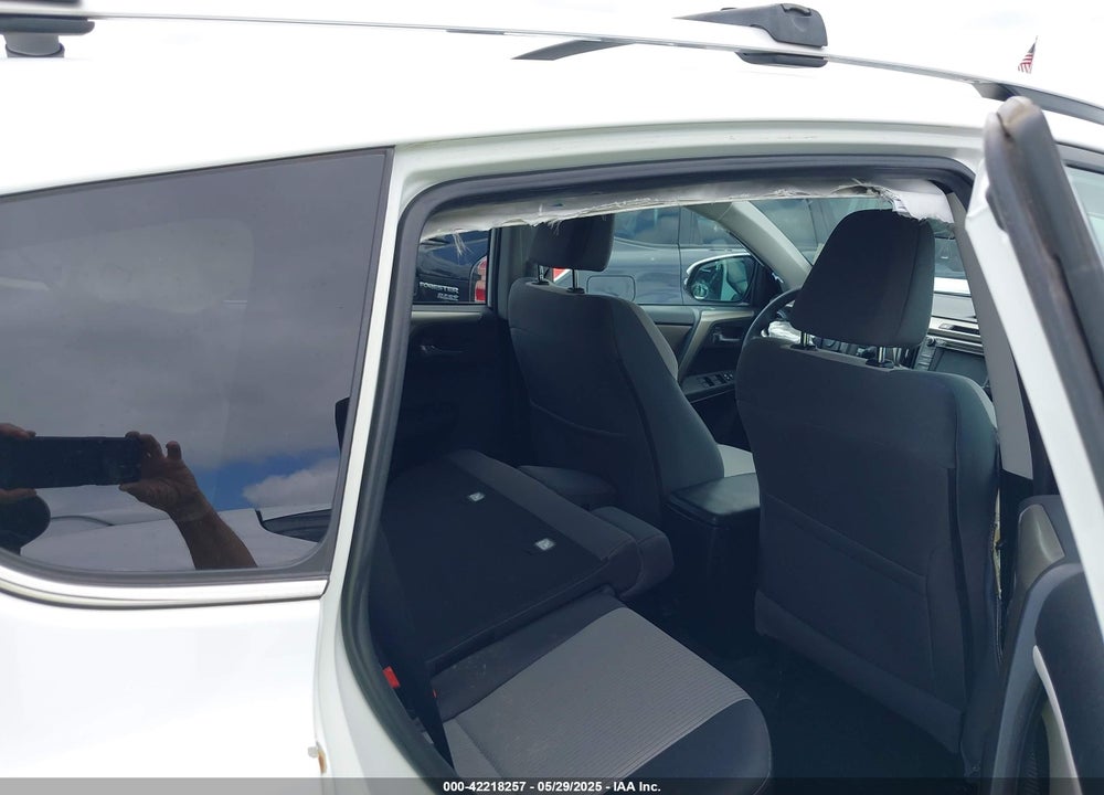 2015 TOYOTA RAV4 VIN: 2T3WFREV0FW173216