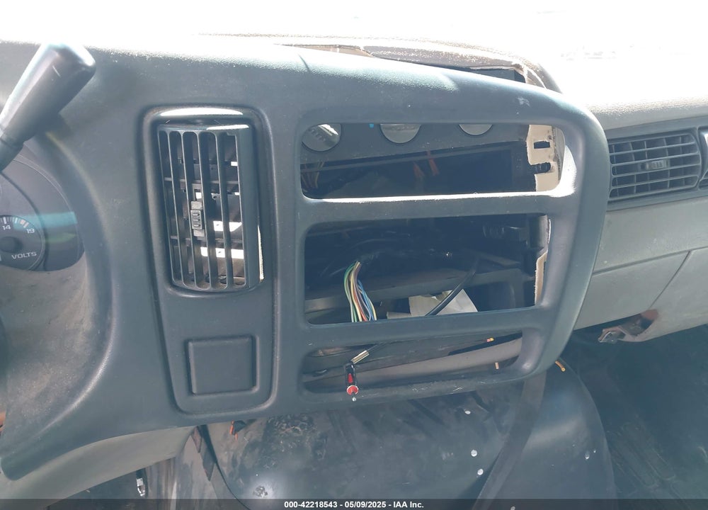 1998 GMC SAVANA STANDARD VIN: 1GTFG25M2W1074245