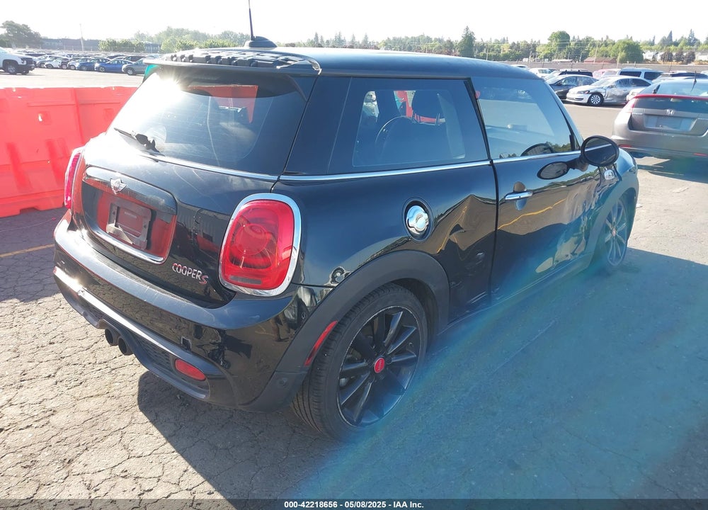 2015 MINI HARDTOP VIN: WMWXP7C52F2A59834