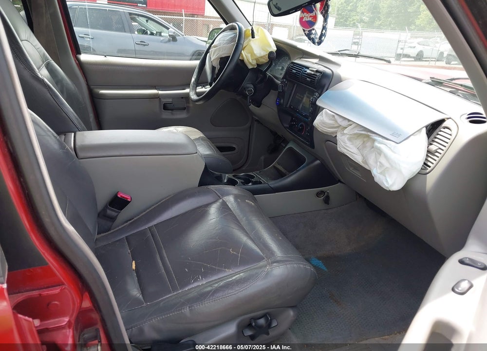 2000 FORD EXPLORER VIN: 1FMZU73E7YZB60956