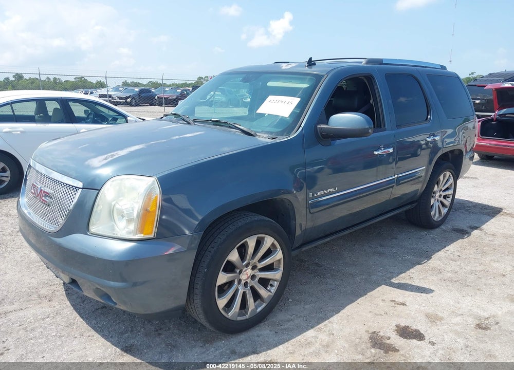 2007 GMC YUKON DENALI VIN: 1GKFK63817J261736