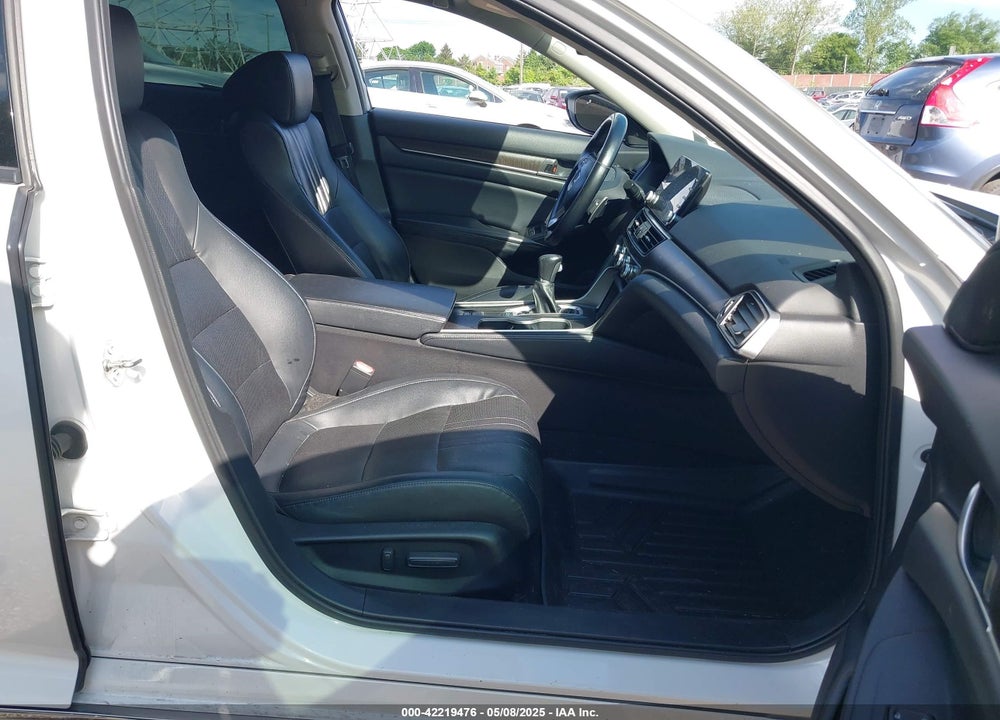 2018 HONDA ACCORD VIN: 1HGCV1F9XJA104969