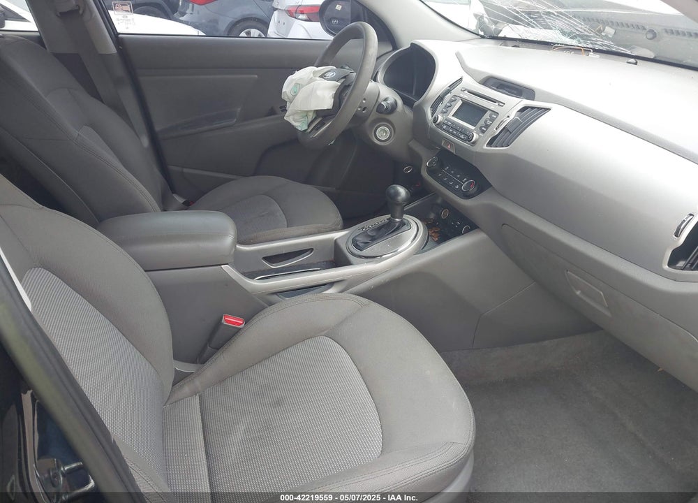 2016 KIA SPORTAGE LX VIN: KNDPB3AC1G7805669