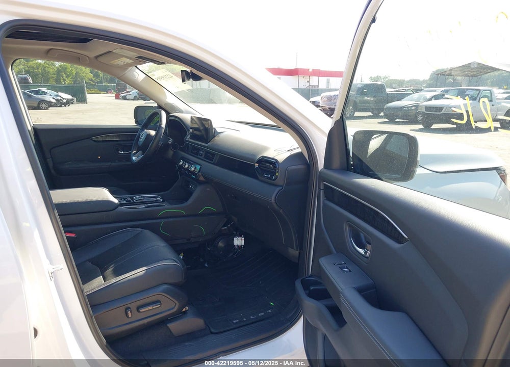 2023 HONDA PILOT VIN: 5FNYG1H82PB046438
