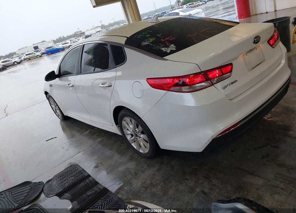 2017 KIA OPTIMA LX VIN: 5XXGT4L38HG154646