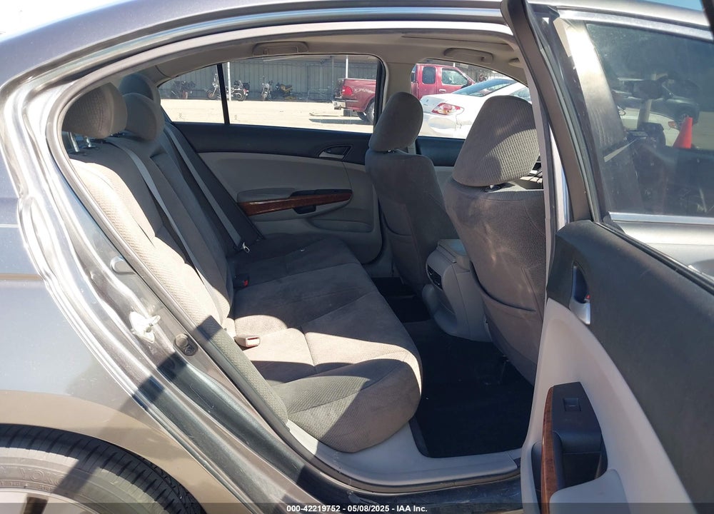 2012 HONDA ACCORD 2.4 EX VIN: 1HGCP2F77CA136232