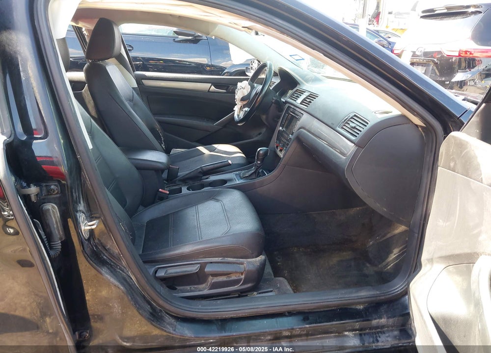 2015 VOLKSWAGEN PASSAT VIN: 1VWAT7A34FC080565