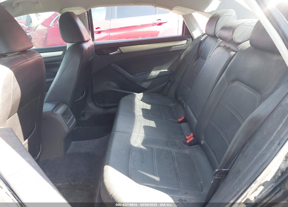 2015 VOLKSWAGEN PASSAT VIN: 1VWAT7A34FC080565