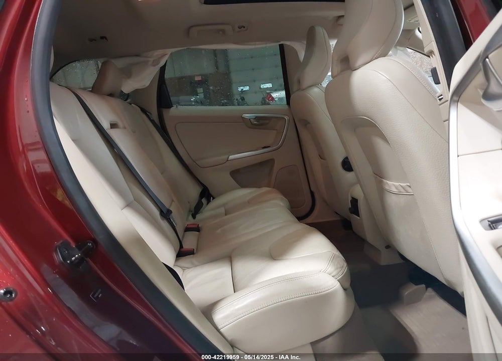 2010 VOLVO XC60 VIN: YV4992DZ5A2023097