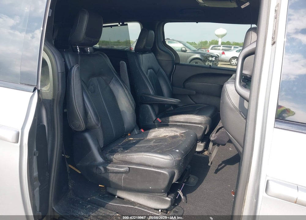 2019 CHRYSLER PACIFICA HYBRID TOURING L VIN: 2C4RC1L7XKR613958
