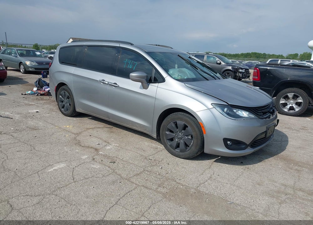 2019 CHRYSLER PACIFICA HYBRID TOURING L VIN: 2C4RC1L7XKR613958