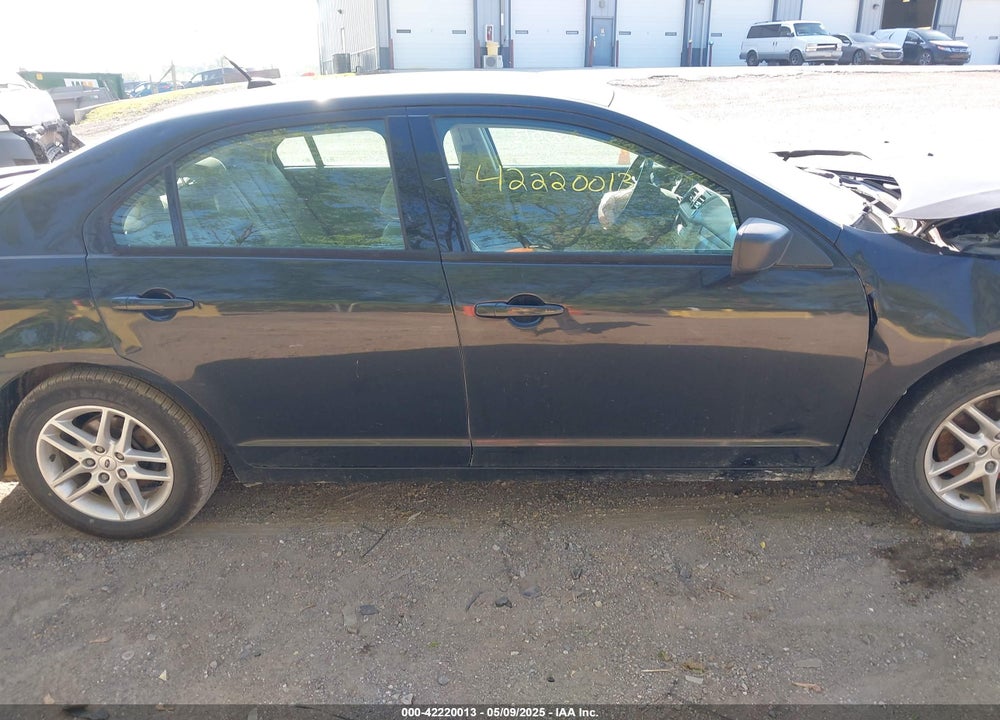 2012 FORD FUSION S VIN: 3FAHP0GA0CR272684