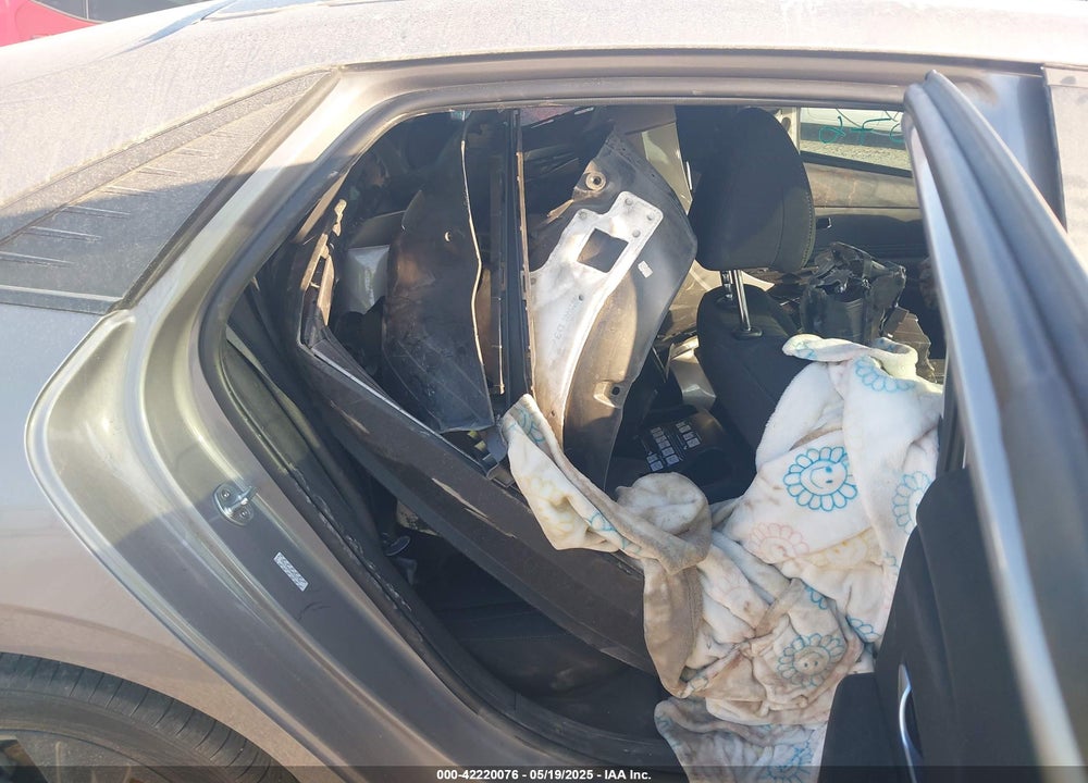 2022 HYUNDAI ELANTRA VIN: KMHLS4AG4NU321707
