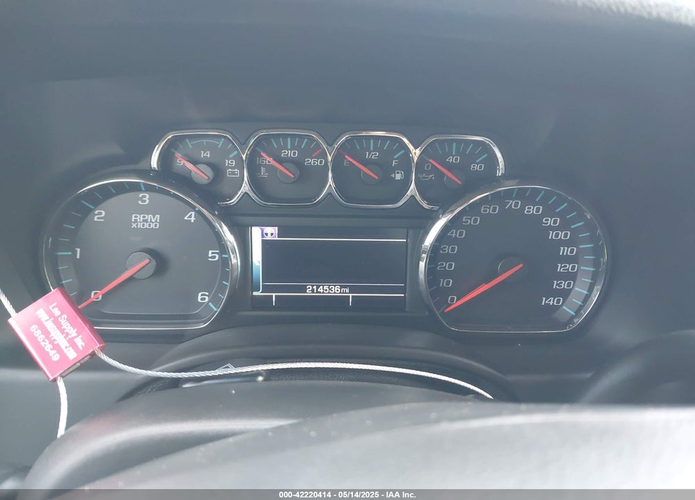 2018 CHEVROLET SUBURBAN VIN: 1GNSCHKC7JR140833