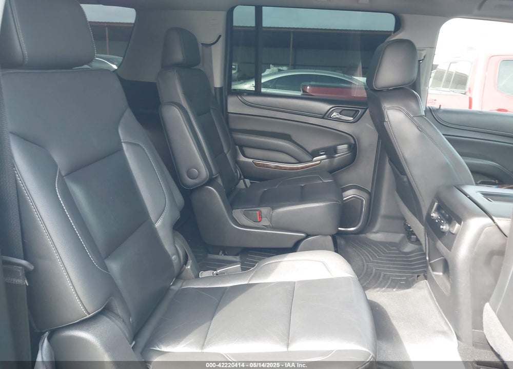 2018 CHEVROLET SUBURBAN VIN: 1GNSCHKC7JR140833