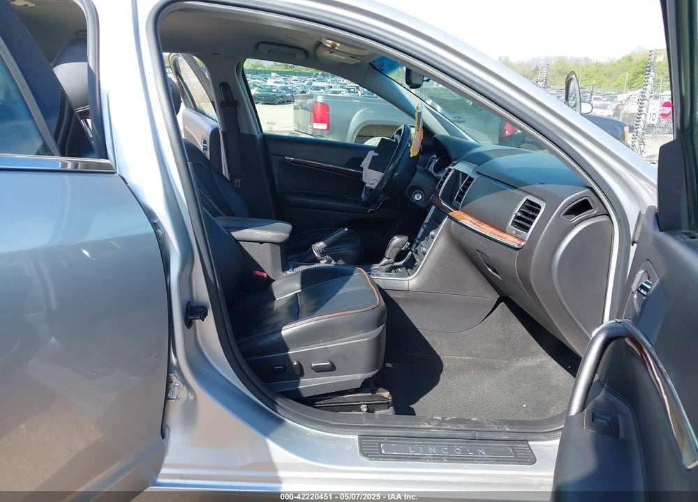2011 LINCOLN MKZ VIN: 3LNHL2GC1BR754870
