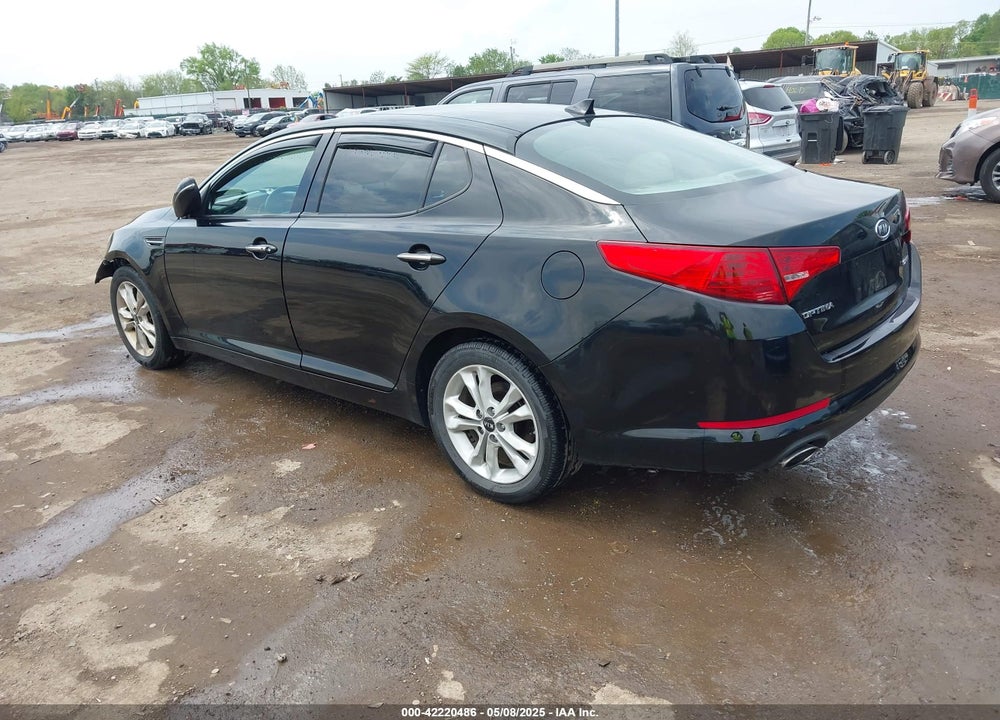 2011 KIA OPTIMA EX VIN: KNAGN4A77B5058984