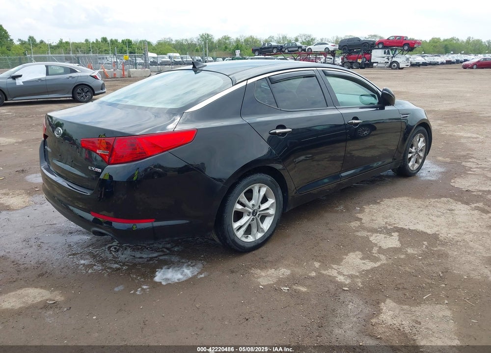 2011 KIA OPTIMA EX VIN: KNAGN4A77B5058984