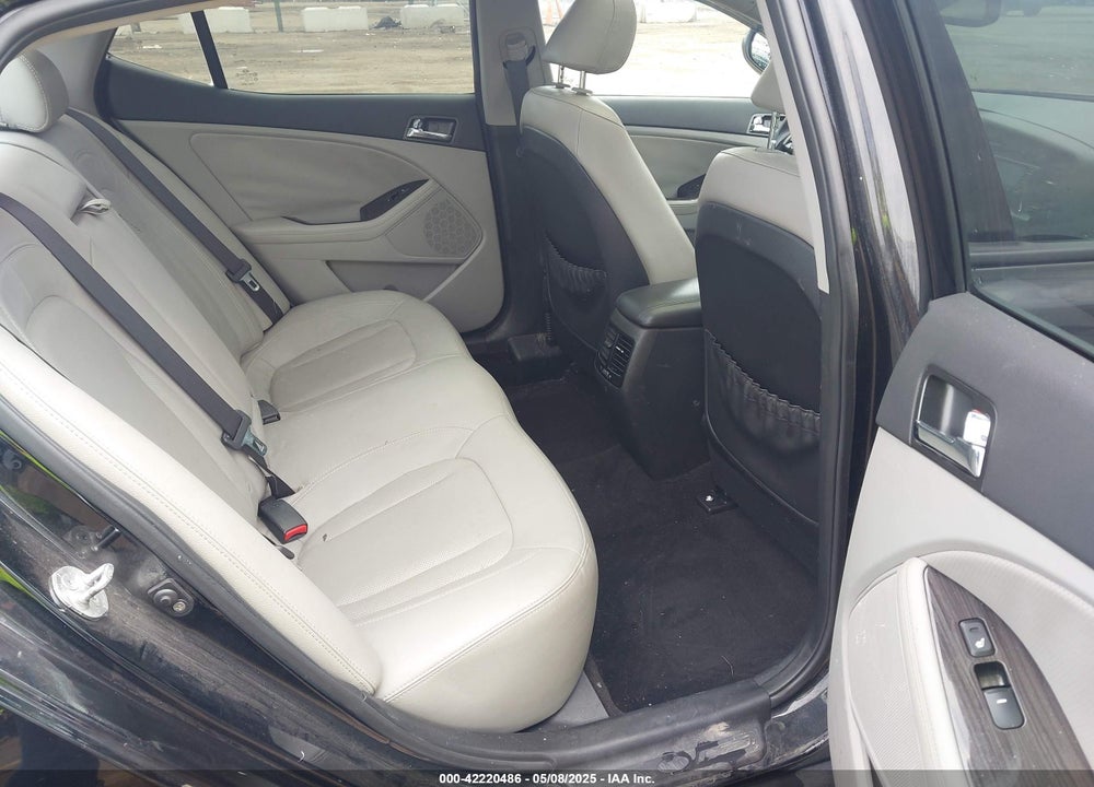 2011 KIA OPTIMA EX VIN: KNAGN4A77B5058984