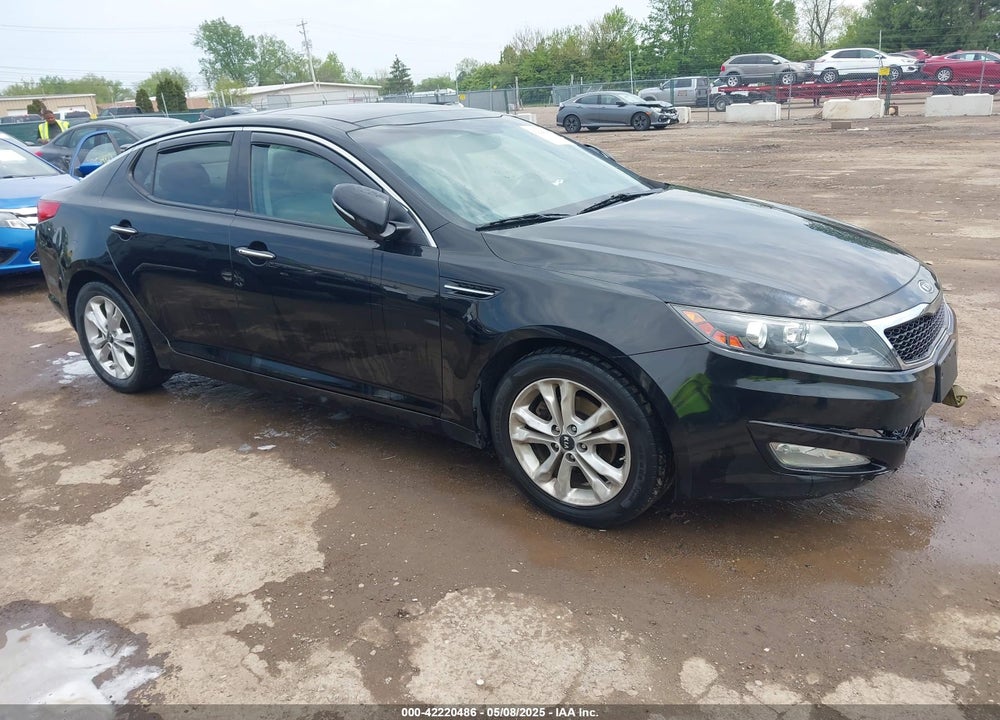 2011 KIA OPTIMA EX VIN: KNAGN4A77B5058984
