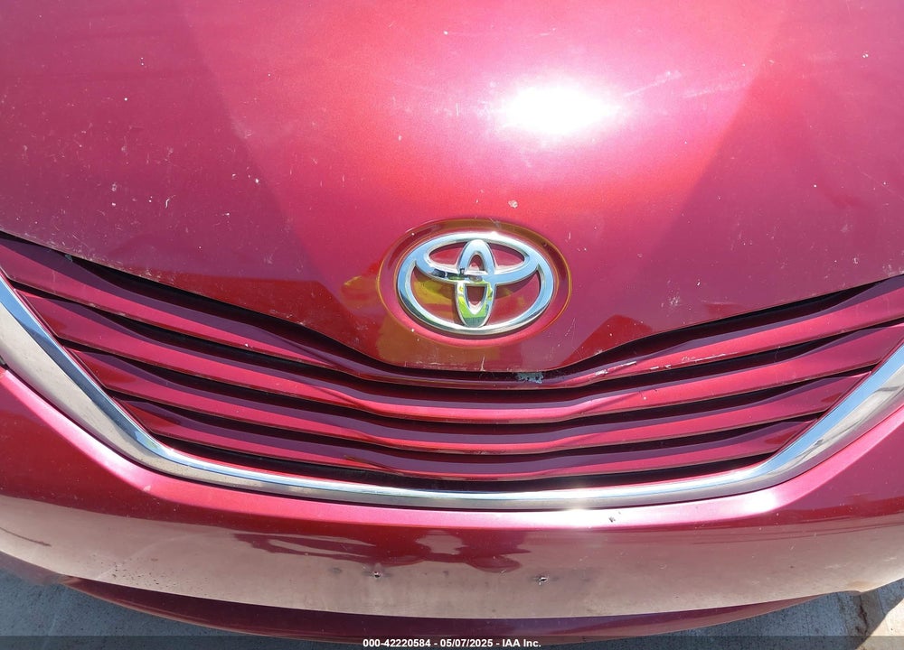 2017 TOYOTA SIENNA LE 8 PASSENGER VIN: 5TDKZ3DC5HS898933