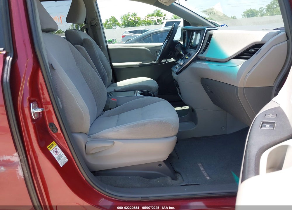 2017 TOYOTA SIENNA LE 8 PASSENGER VIN: 5TDKZ3DC5HS898933
