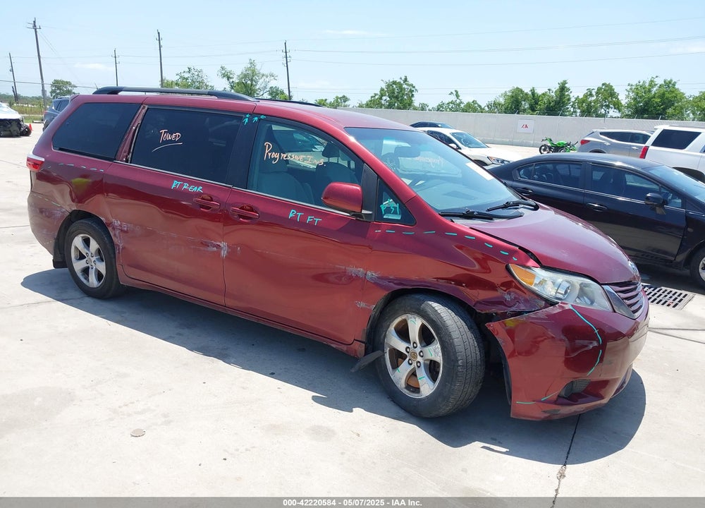 2017 TOYOTA SIENNA LE 8 PASSENGER VIN: 5TDKZ3DC5HS898933