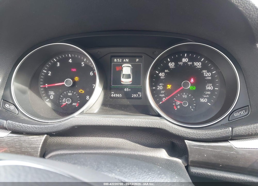 2018 VOLKSWAGEN PASSAT VIN: 1VWCA7A30JC030110
