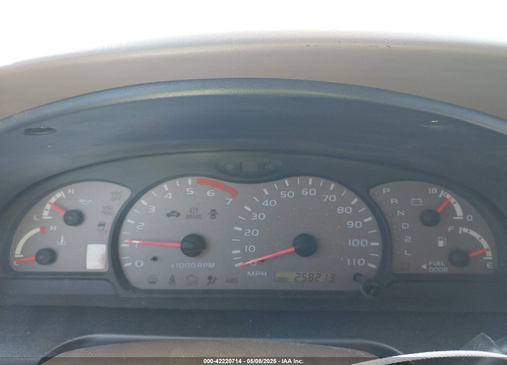2001 TOYOTA SEQUOIA LIMITED V8 VIN: 5TDBT48A11S009891