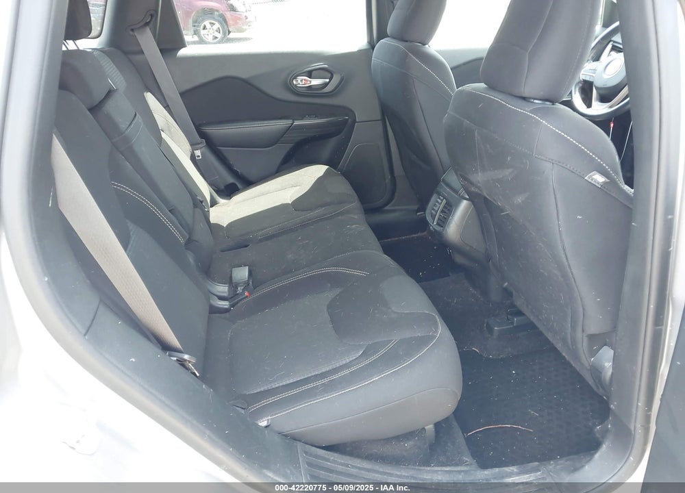 2015 JEEP CHEROKEE LATITUDE VIN: 1C4PJMCB0FW505235
