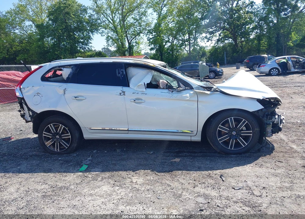2017 VOLVO XC60 VIN: YV440MDR3H2225978