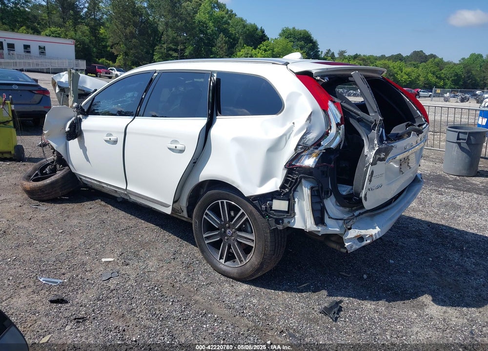 2017 VOLVO XC60 VIN: YV440MDR3H2225978