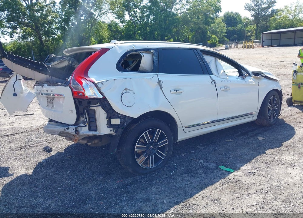2017 VOLVO XC60 VIN: YV440MDR3H2225978