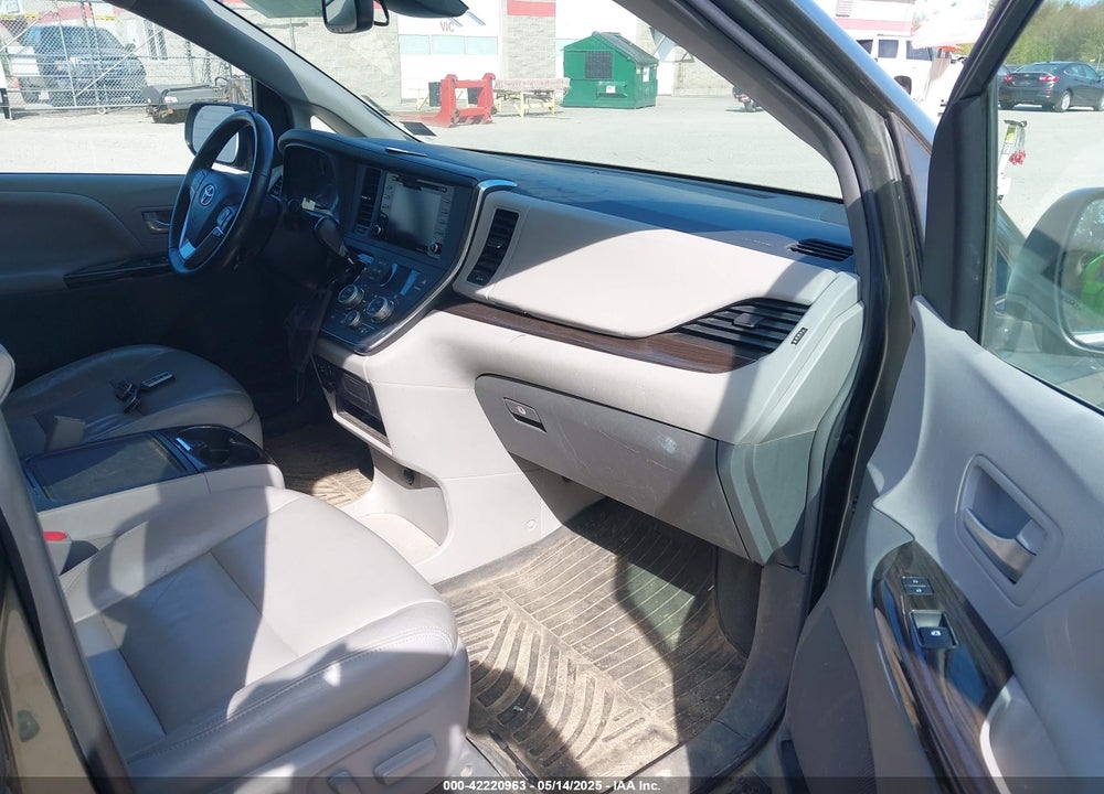 2019 TOYOTA SIENNA XLE 7 PASSENGER VIN: 5TDDZ3DC5KS218481