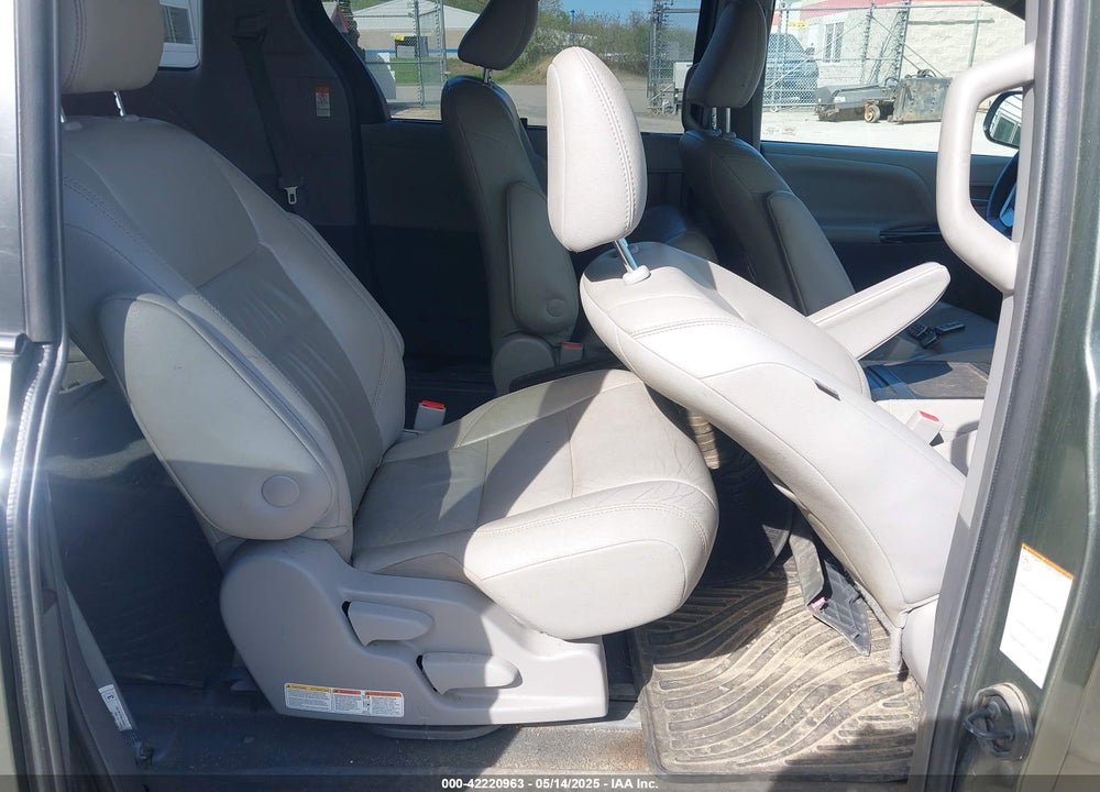 2019 TOYOTA SIENNA XLE 7 PASSENGER VIN: 5TDDZ3DC5KS218481