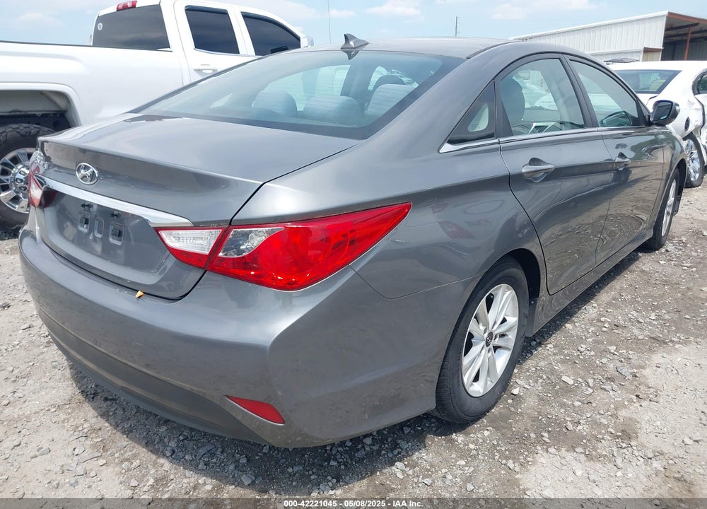 2014 HYUNDAI SONATA GLS VIN: 5NPEB4AC5EH939185
