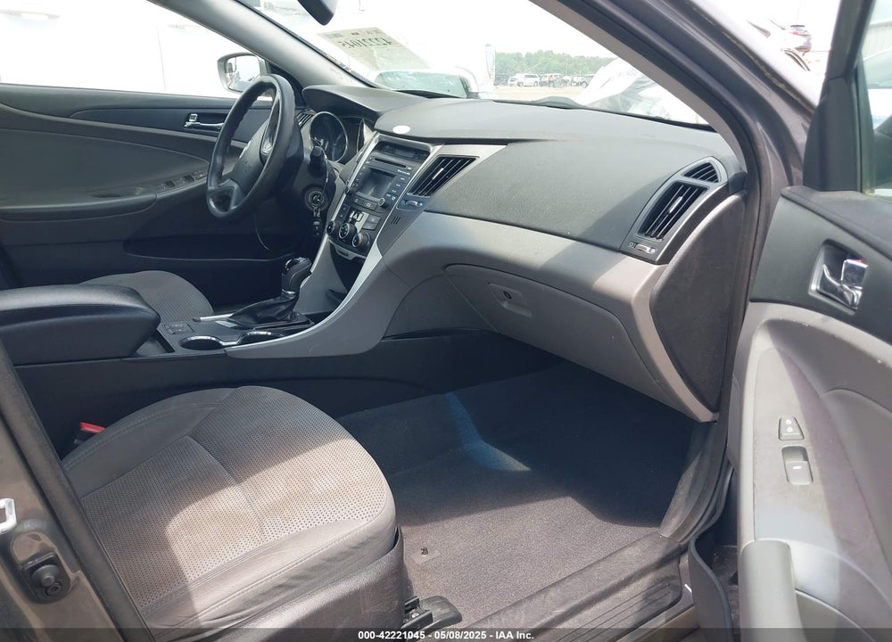2014 HYUNDAI SONATA GLS VIN: 5NPEB4AC5EH939185