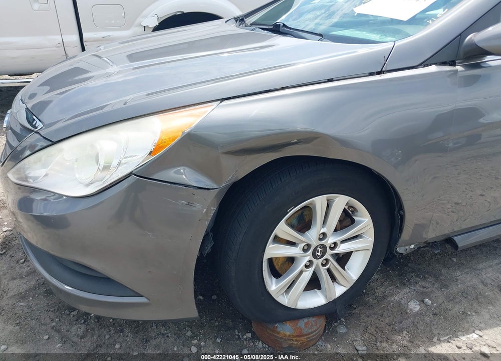 2014 HYUNDAI SONATA GLS VIN: 5NPEB4AC5EH939185