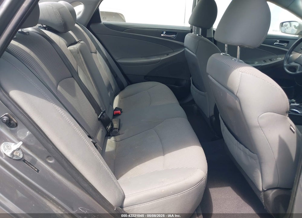 2014 HYUNDAI SONATA GLS VIN: 5NPEB4AC5EH939185