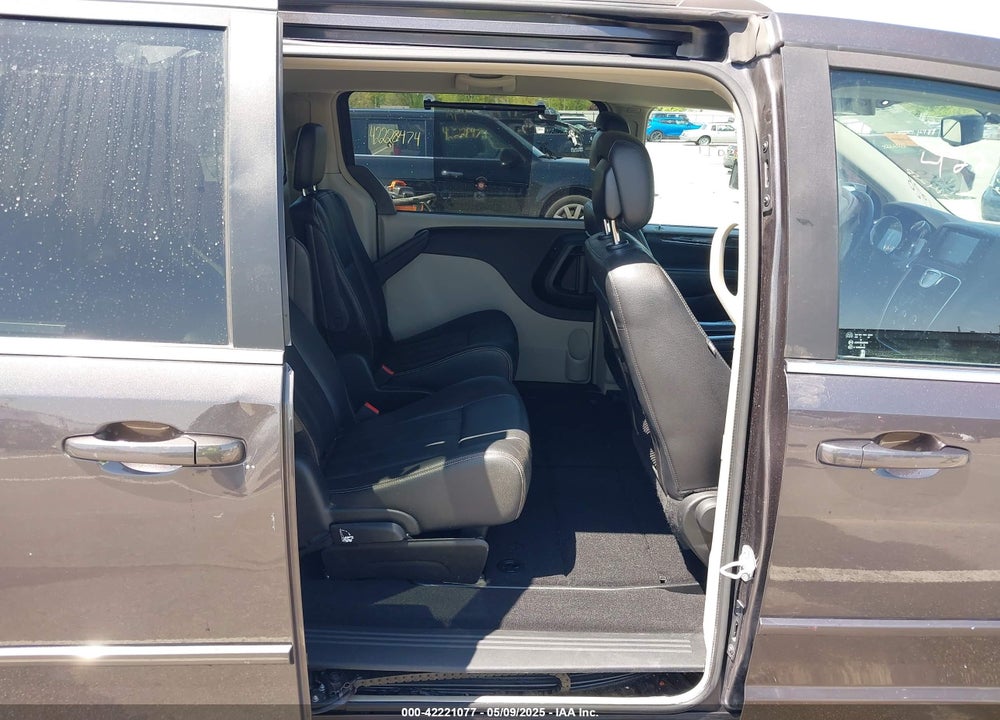 2015 CHRYSLER TOWN & COUNTRY LX VIN: 2C4RC1AG9FR676283