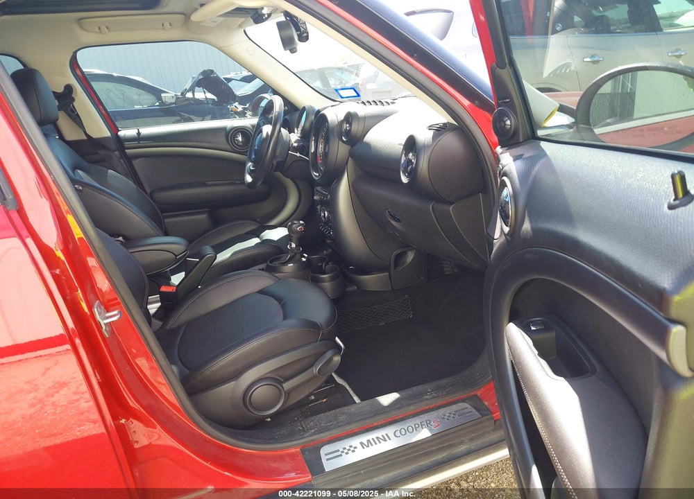 2016 MINI COUNTRYMAN COOPER S VIN: WMWZC5C5XGWU01272