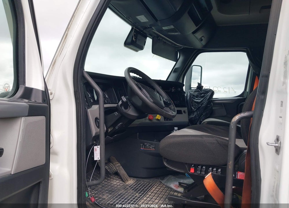 2022 FREIGHTLINER NEW CASCADIA 126 VIN: 3AKJHHDR0NSMH5649