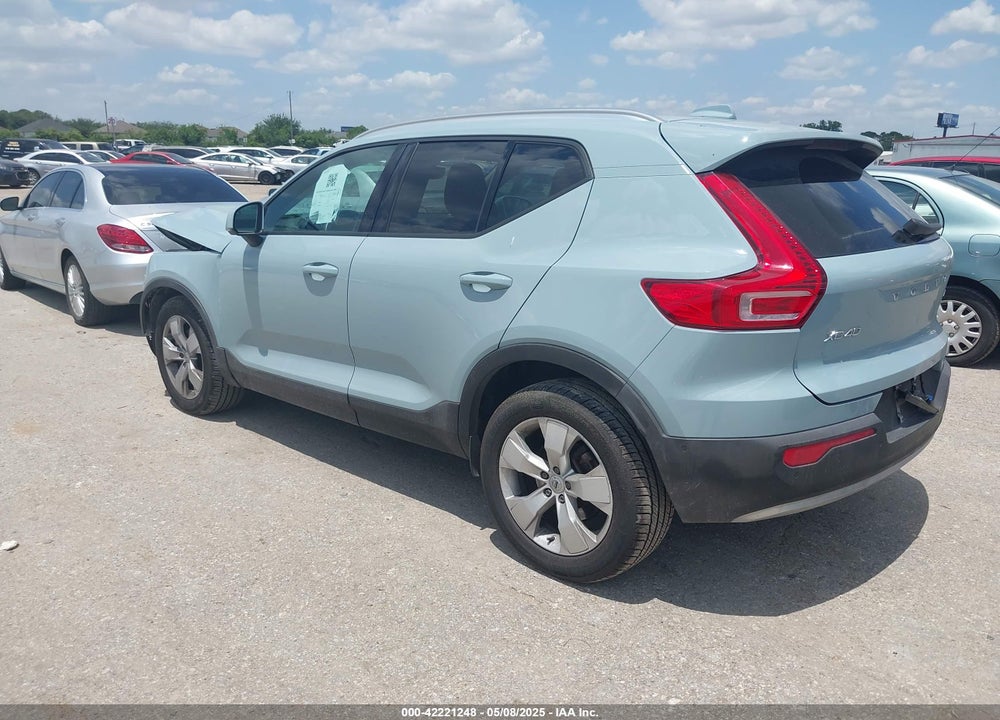 2019 VOLVO XC40 T5 MOMENTUM VIN: YV4162UKXK2127207