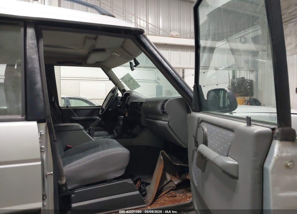 1996 LAND ROVER DISCOVERY VIN: SALJY1282TA192177