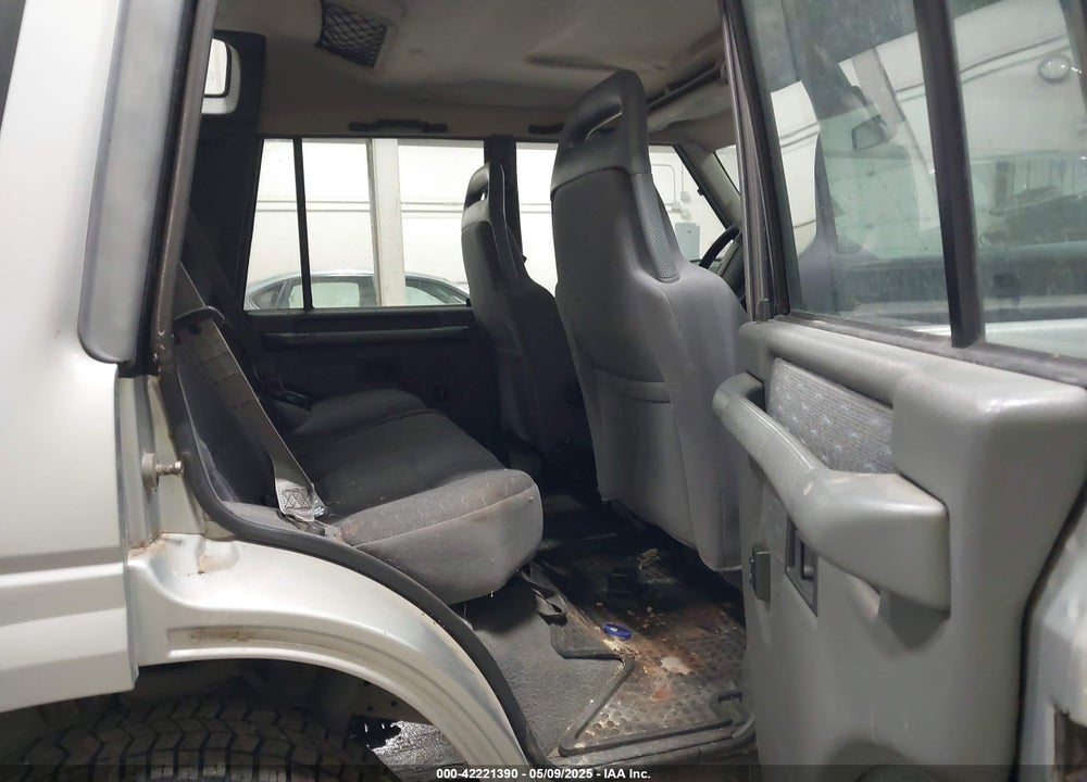 1996 LAND ROVER DISCOVERY VIN: SALJY1282TA192177